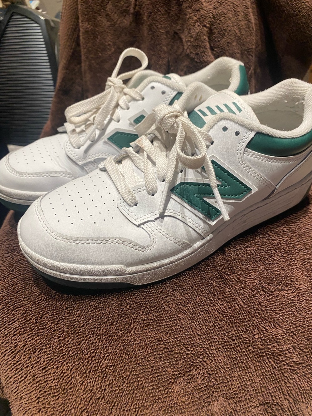 New Balance White and Teal Kids Sneakers